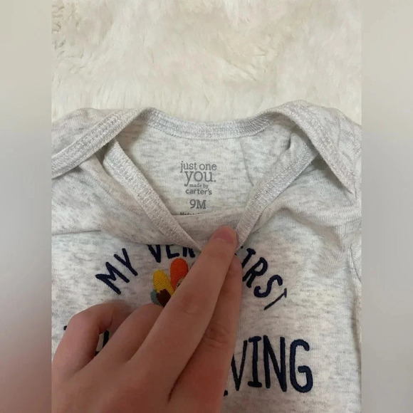 My Very First Thanksgiving Carters 6-9 months unisex onesie & cutest pumpkin - Picture 4 of 11